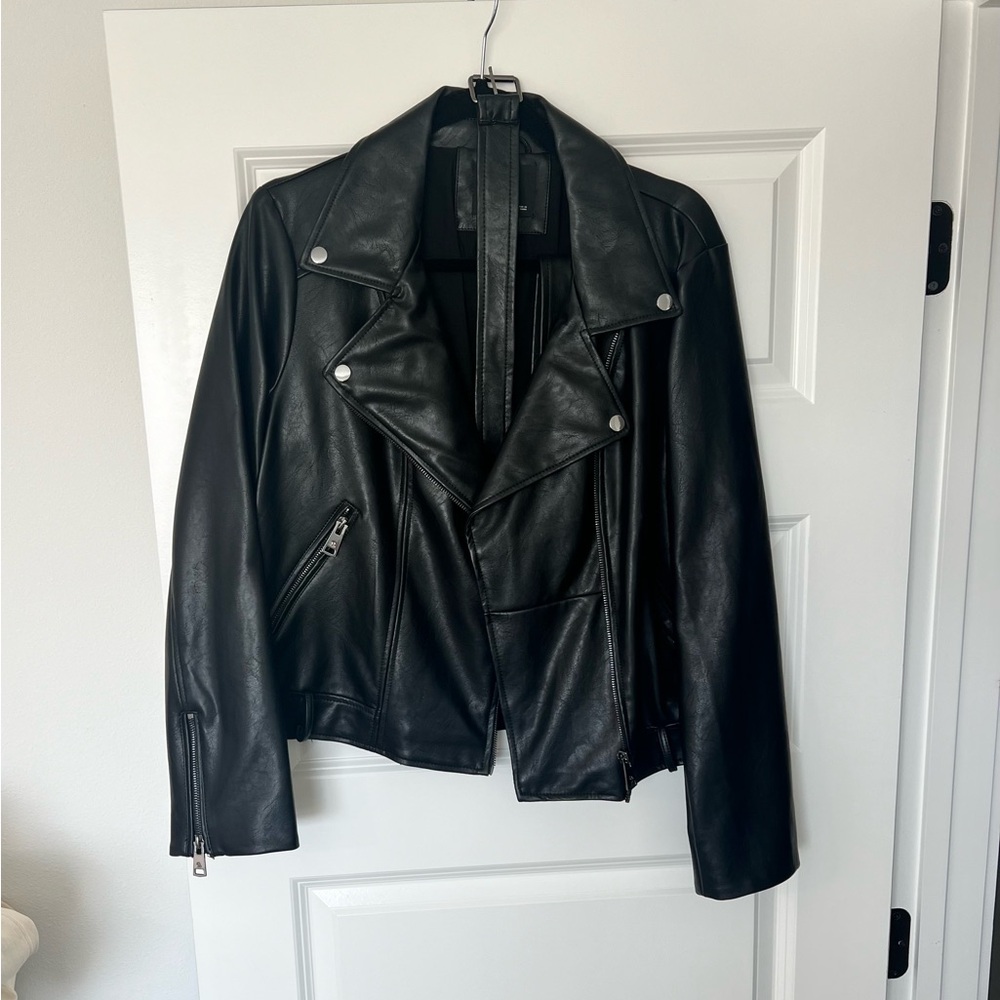 Elodie Womens Moto Jacket X-Large Black Faux Leather, belted. EUC. No flaws.